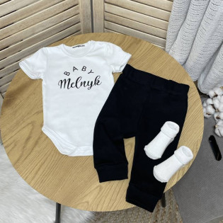 Боді з прізвищем малюка та написом baby